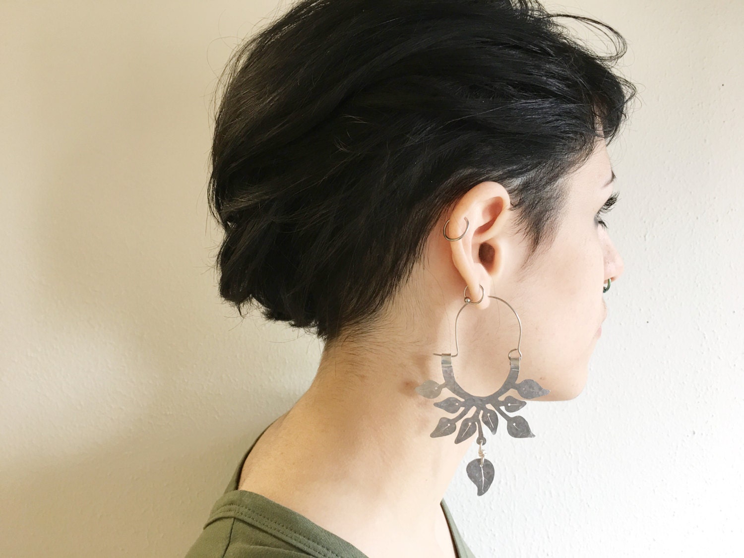Handmade Pothos Leaf Hoop Earrings: Hammered Aluminum Botanical Jewelry